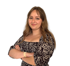 Aleksandra M. Buchungsmanagerin
